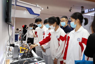 2021世界機器人大會 小小發(fā)明家閃耀科技舞臺